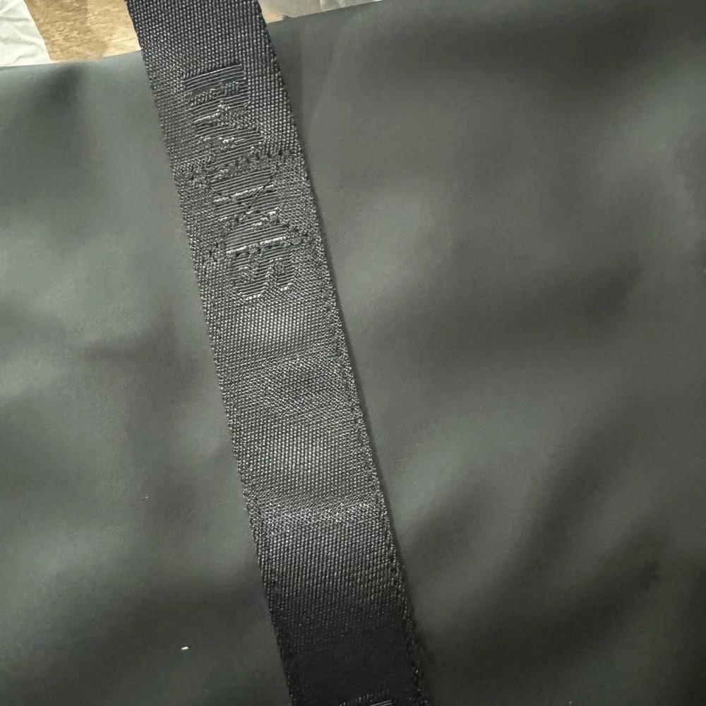 Rains Tasche Trail Gym Bag Waterproof Shoulder Strap Black One Size NWT